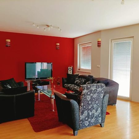 Villa 2 Etagen Mit Grossen Garten Modrica Extérieur photo