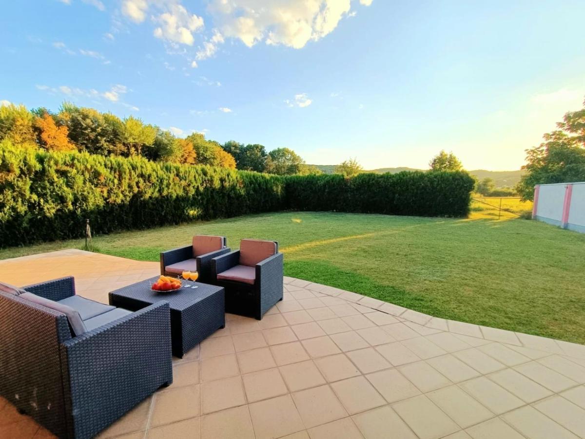 Villa 2 Etagen Mit Grossen Garten Modrica Extérieur photo