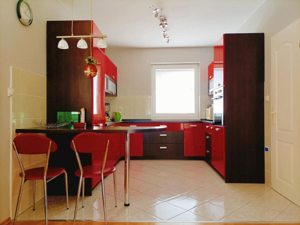 Villa 2 Etagen Mit Grossen Garten Modrica Extérieur photo