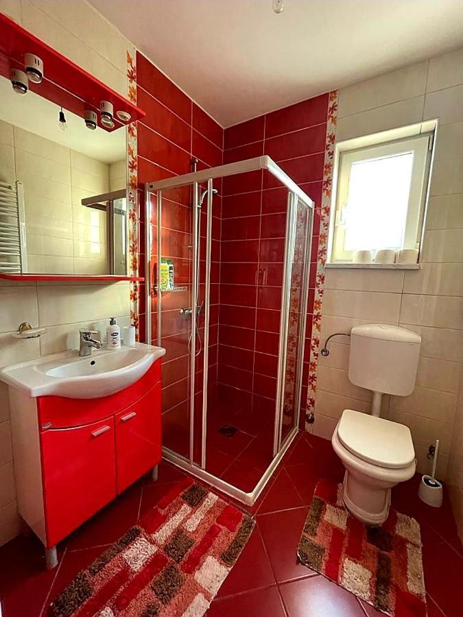 Villa 2 Etagen Mit Grossen Garten Modrica Extérieur photo
